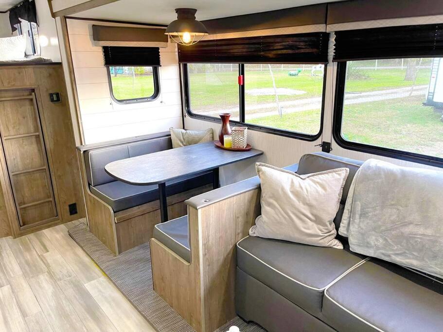Rv Located On Private Property, Providing Access To The Guadalupe River, Accommodates Up To 5 Guests New Braunfels Luaran gambar