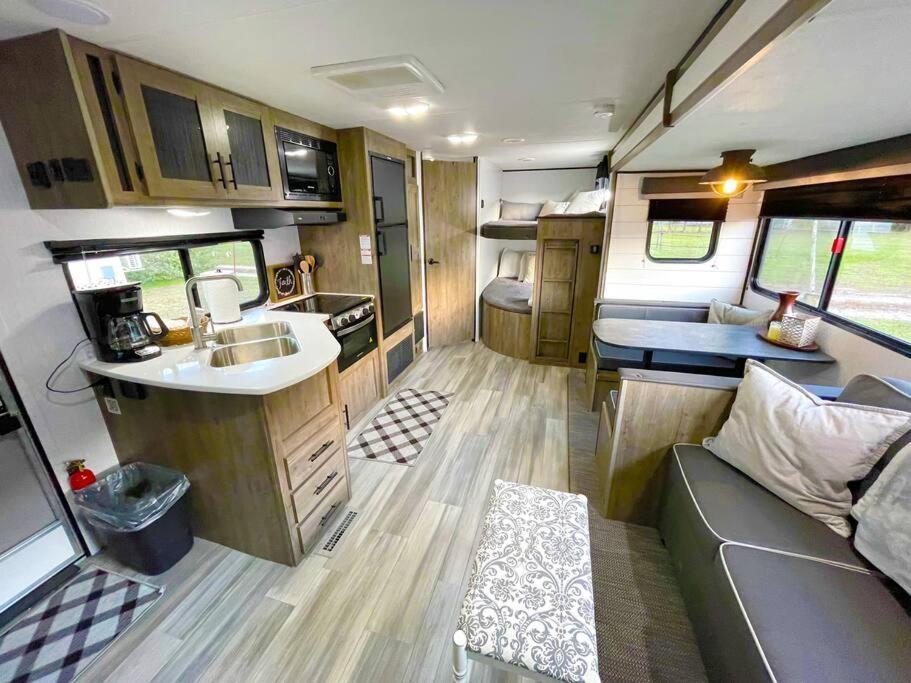 Rv Located On Private Property, Providing Access To The Guadalupe River, Accommodates Up To 5 Guests New Braunfels Luaran gambar